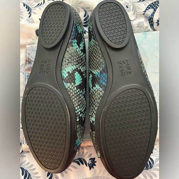 Like NEW Naturalizer flats size 8.5 M CUTE STYLE! - Picture 4 of 6